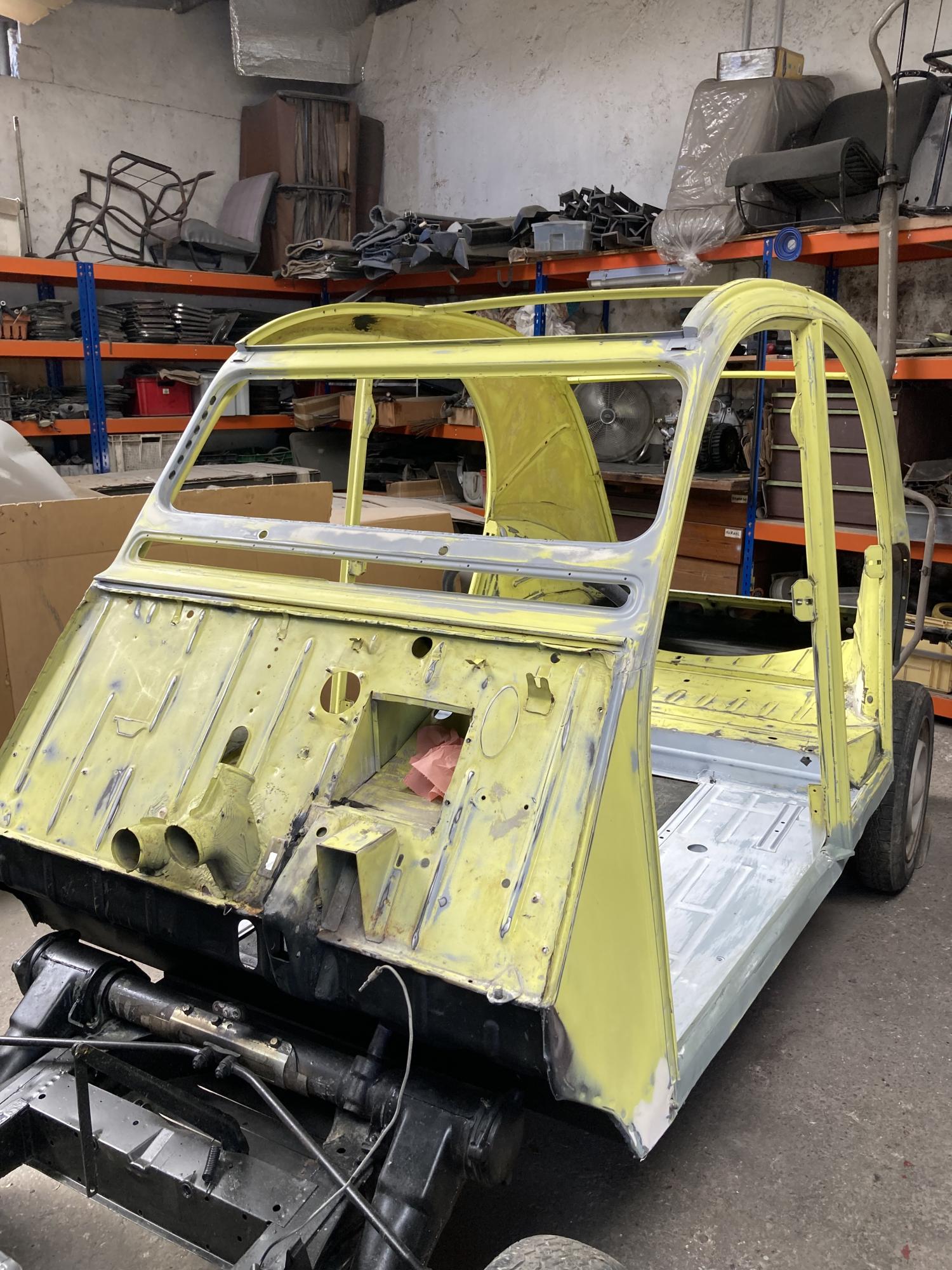 2CV4 jaune cédrat restauration